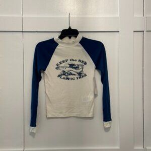 Urban Outfitters Long Sleeve Whale Graphic Tee Size SMALL NWT